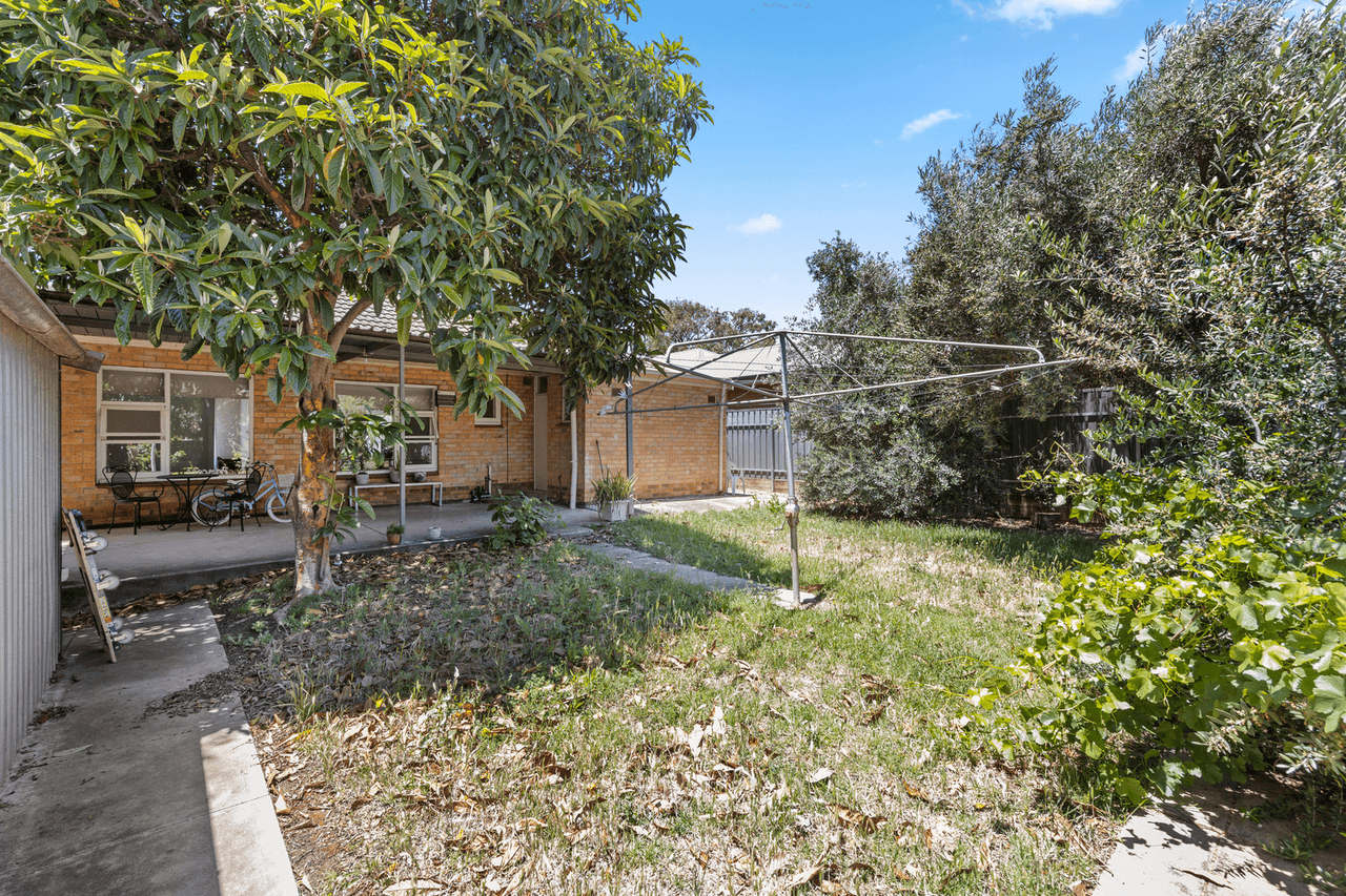 16 Tyringa Avenue, ROSTREVOR, SA 5073