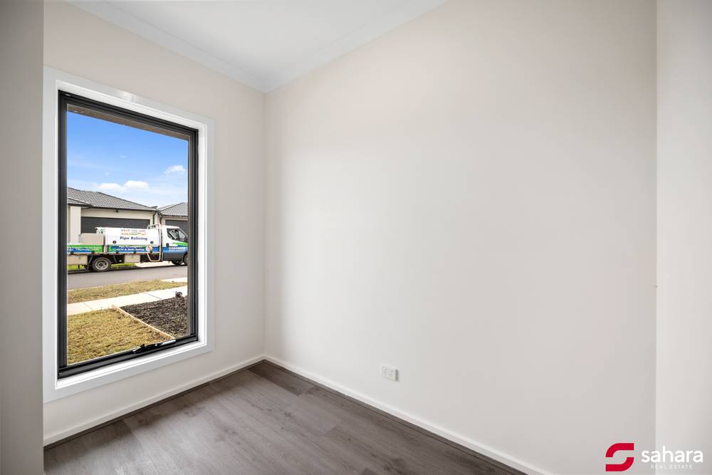 18/ Griffith Road, DEANSIDE, VIC 3336