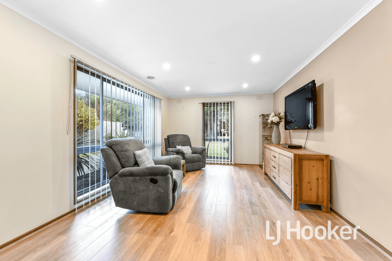 9 Glenwood Court, CRANBOURNE, VIC 3977