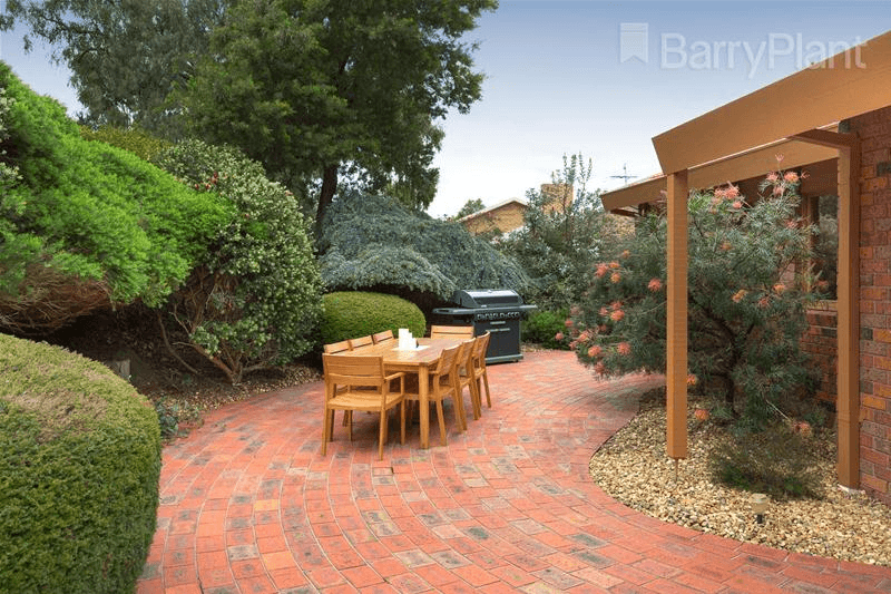 11 Gymkhana Court, Endeavour Hills, VIC 3802