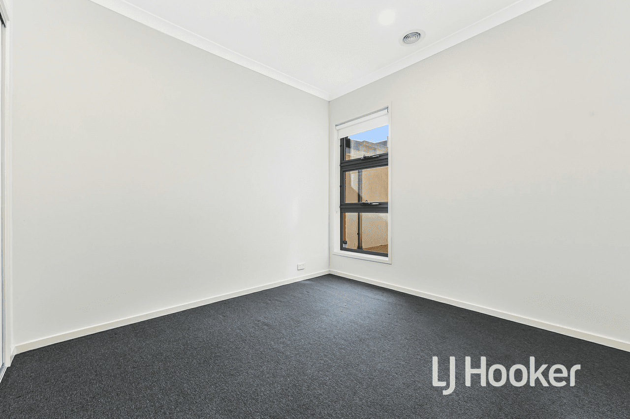 11 Supplejack Walk, CRANBOURNE NORTH, VIC 3977