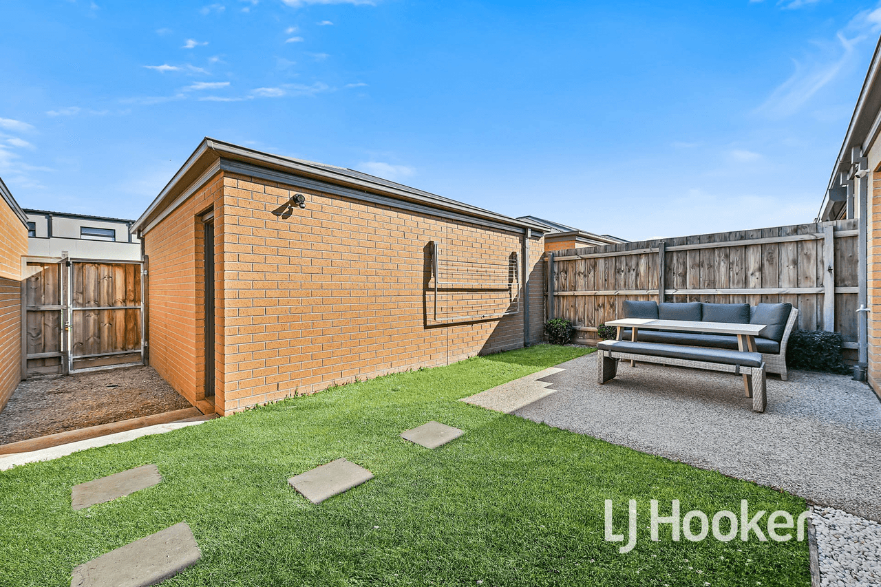 11 Supplejack Walk, CRANBOURNE NORTH, VIC 3977