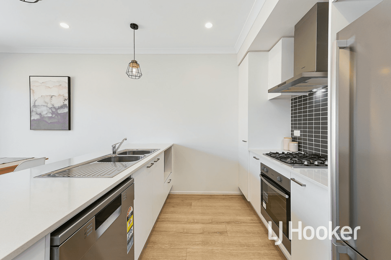 11 Supplejack Walk, CRANBOURNE NORTH, VIC 3977