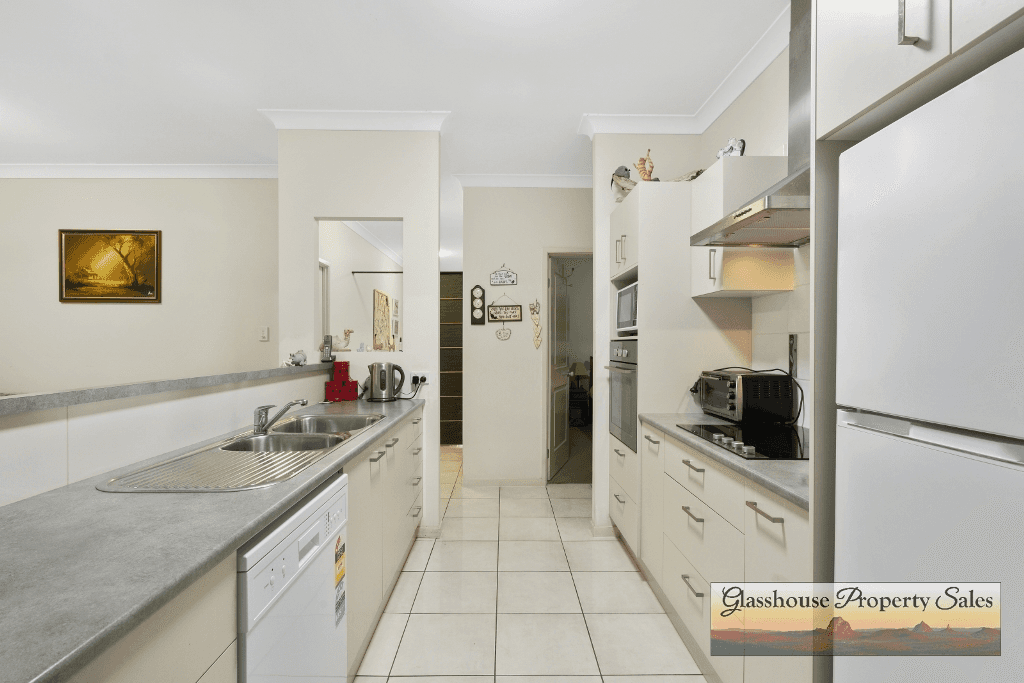 9  Greenview Avenue, Beerwah, QLD 4519