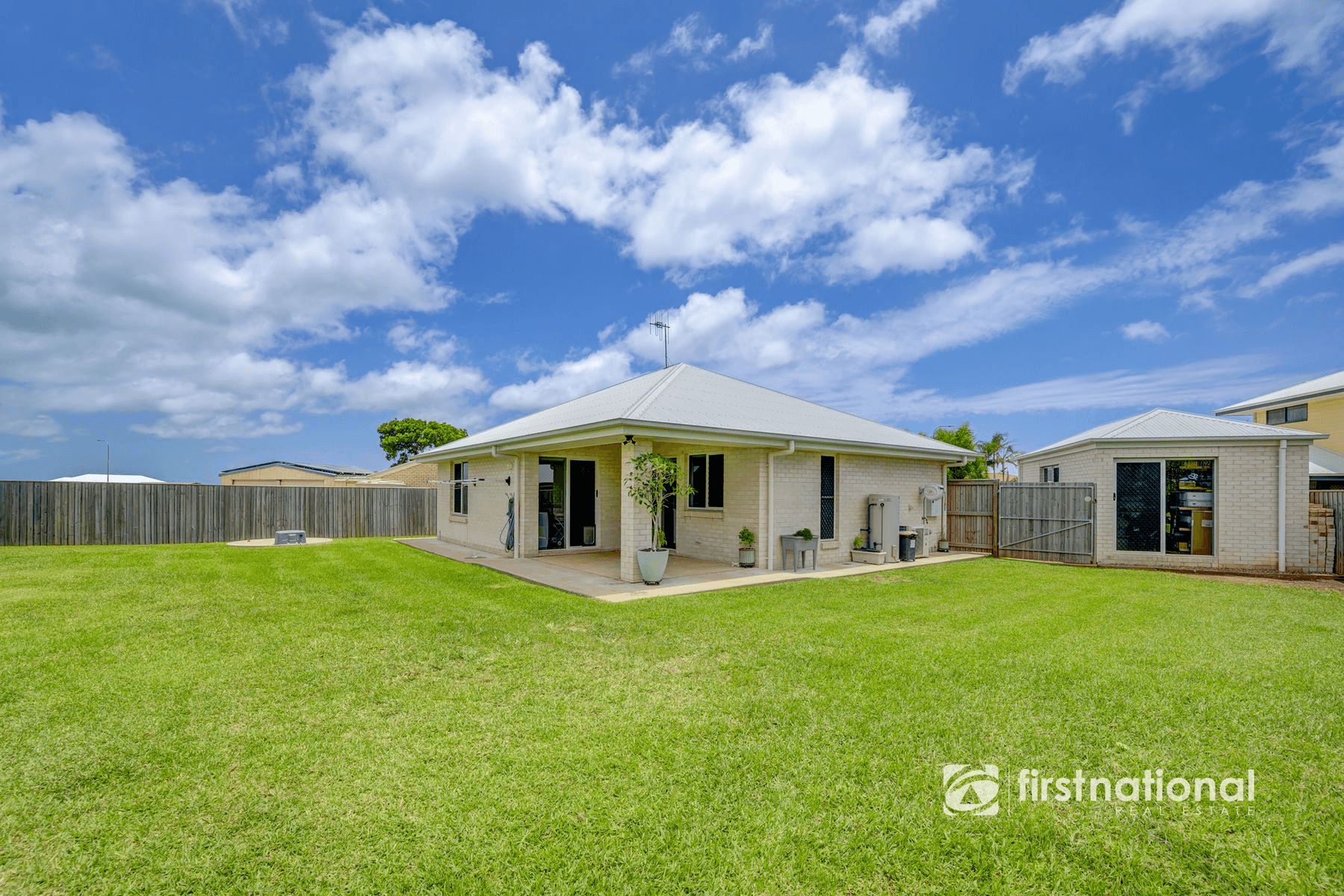 11 Emperor Drive, Elliott Heads, QLD 4670