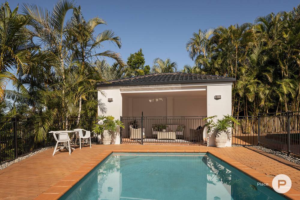 6 Hely Place, Mount Ommaney, QLD 4074