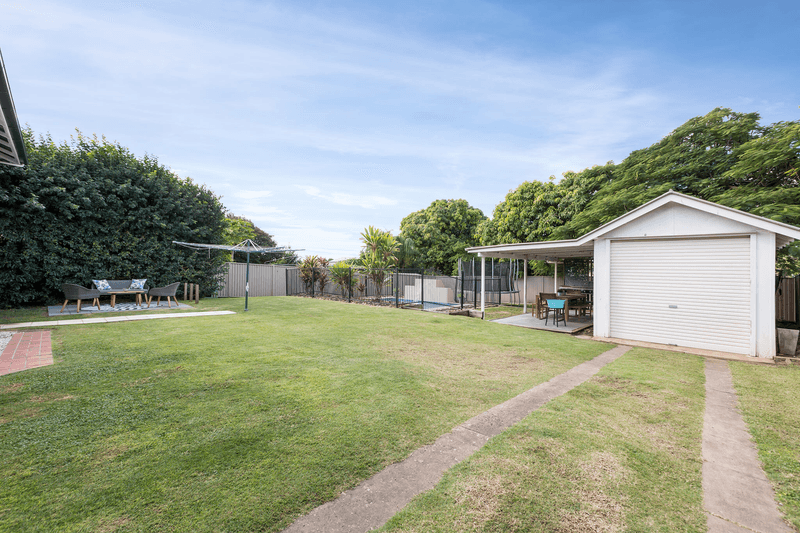 108 SOUTH STATION ROAD, SILKSTONE, QLD 4304