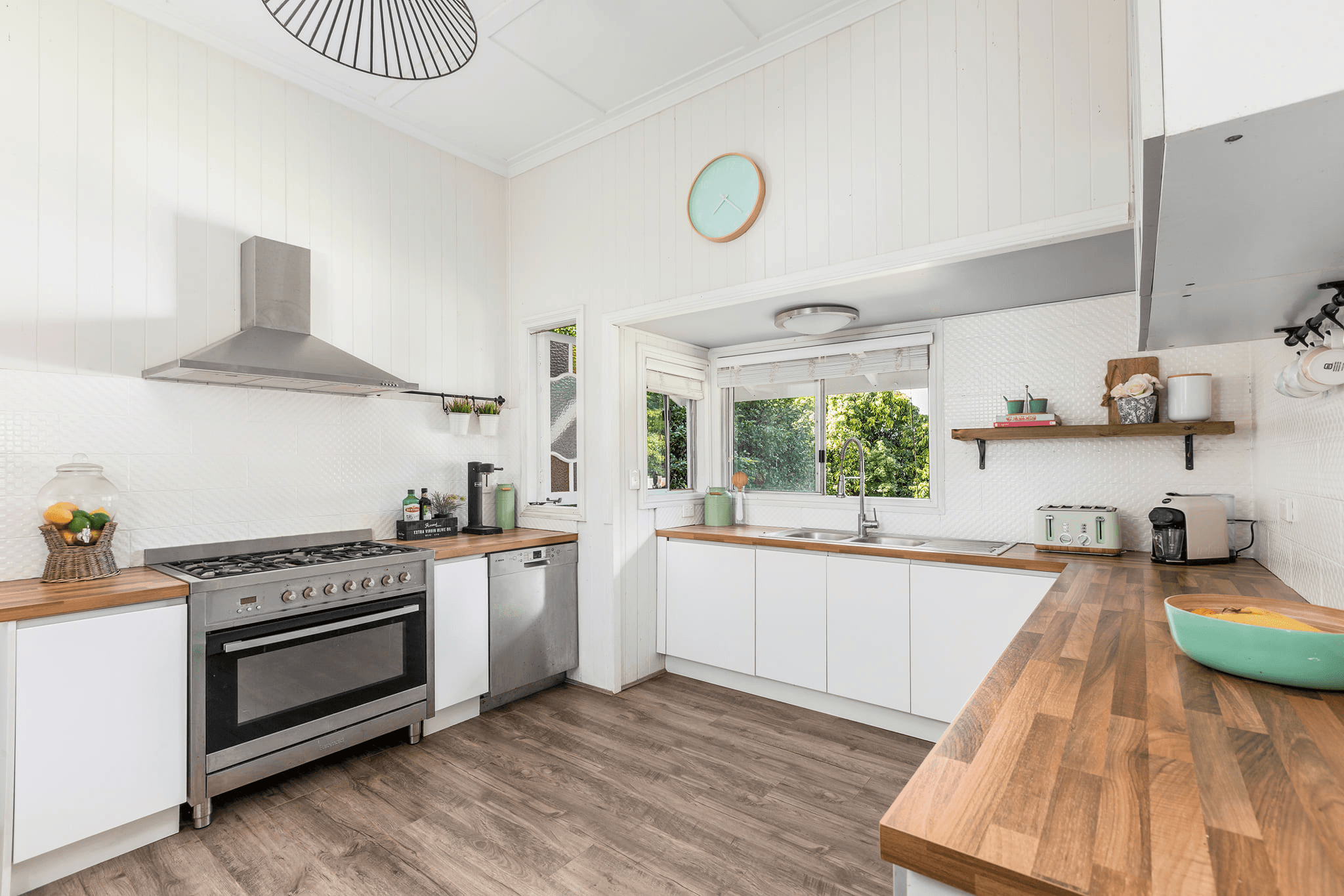 108 SOUTH STATION ROAD, SILKSTONE, QLD 4304