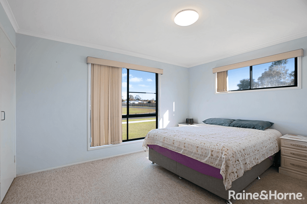 35 Nautilus Drive, COOLOOLA COVE, QLD 4580