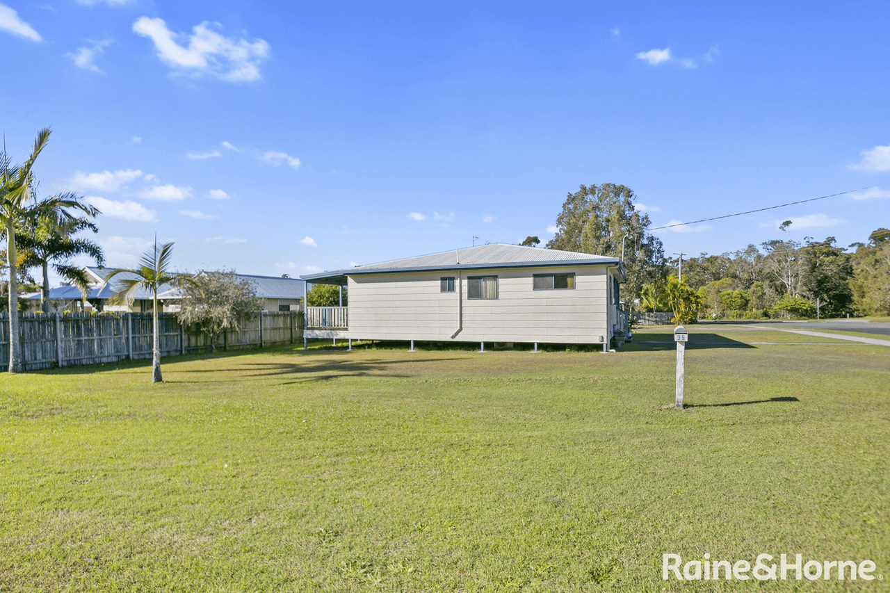 35 Nautilus Drive, COOLOOLA COVE, QLD 4580