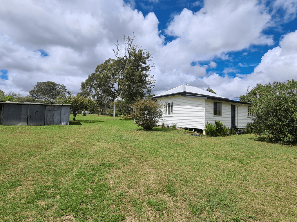 12 Dale Street, CROWS NEST, QLD 4355