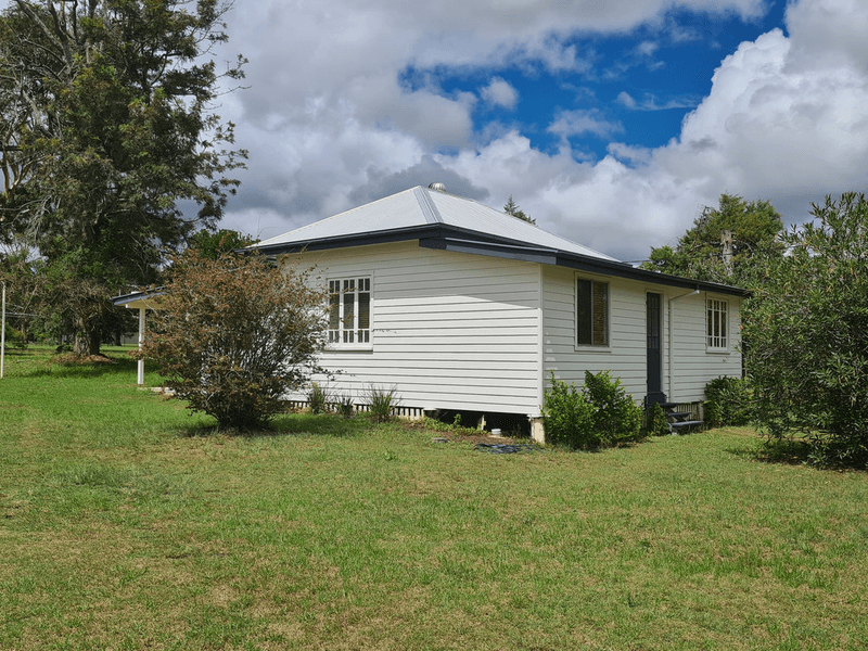 12 Dale Street, CROWS NEST, QLD 4355
