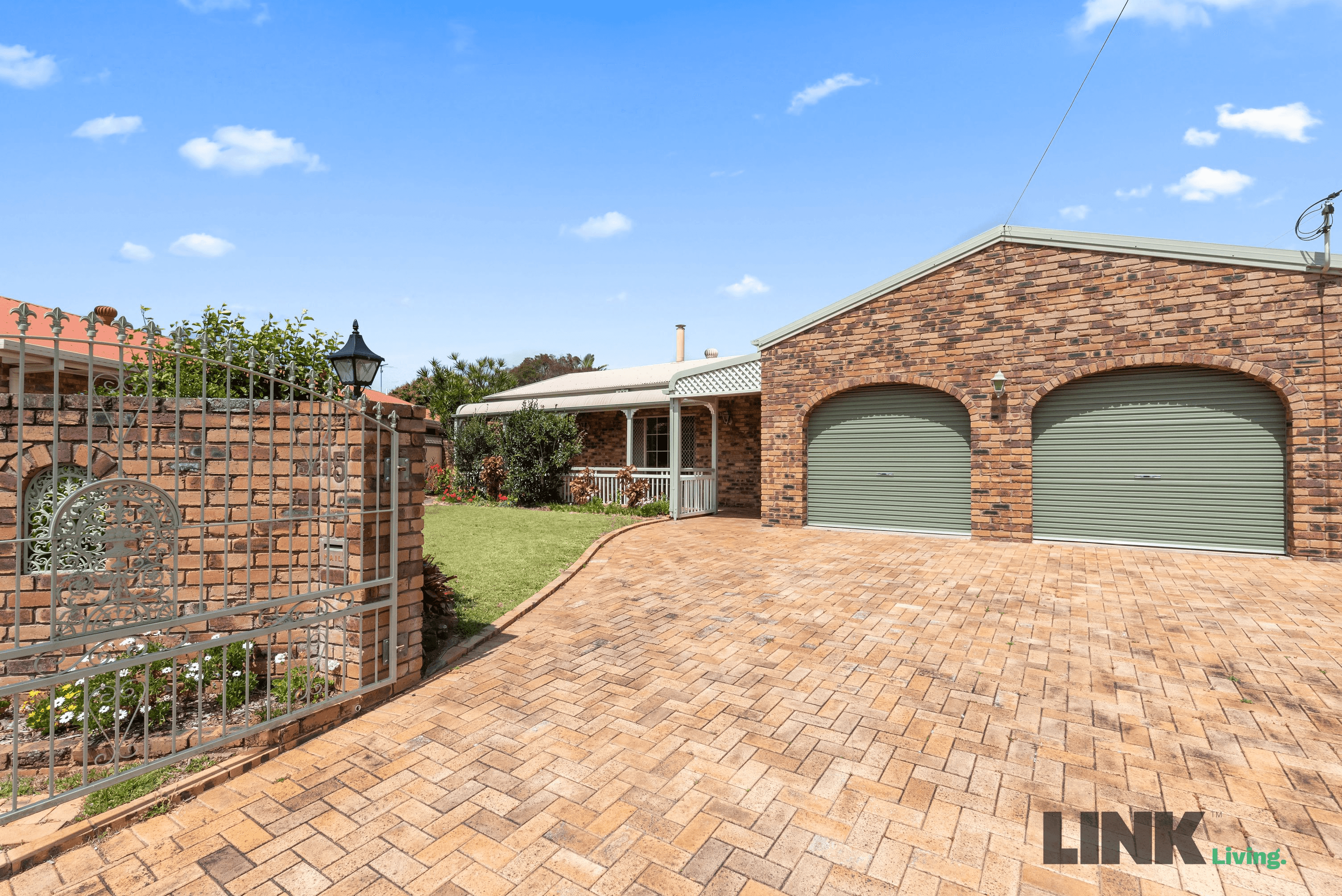 5 CLARET COURT, THORNLANDS, QLD 4164