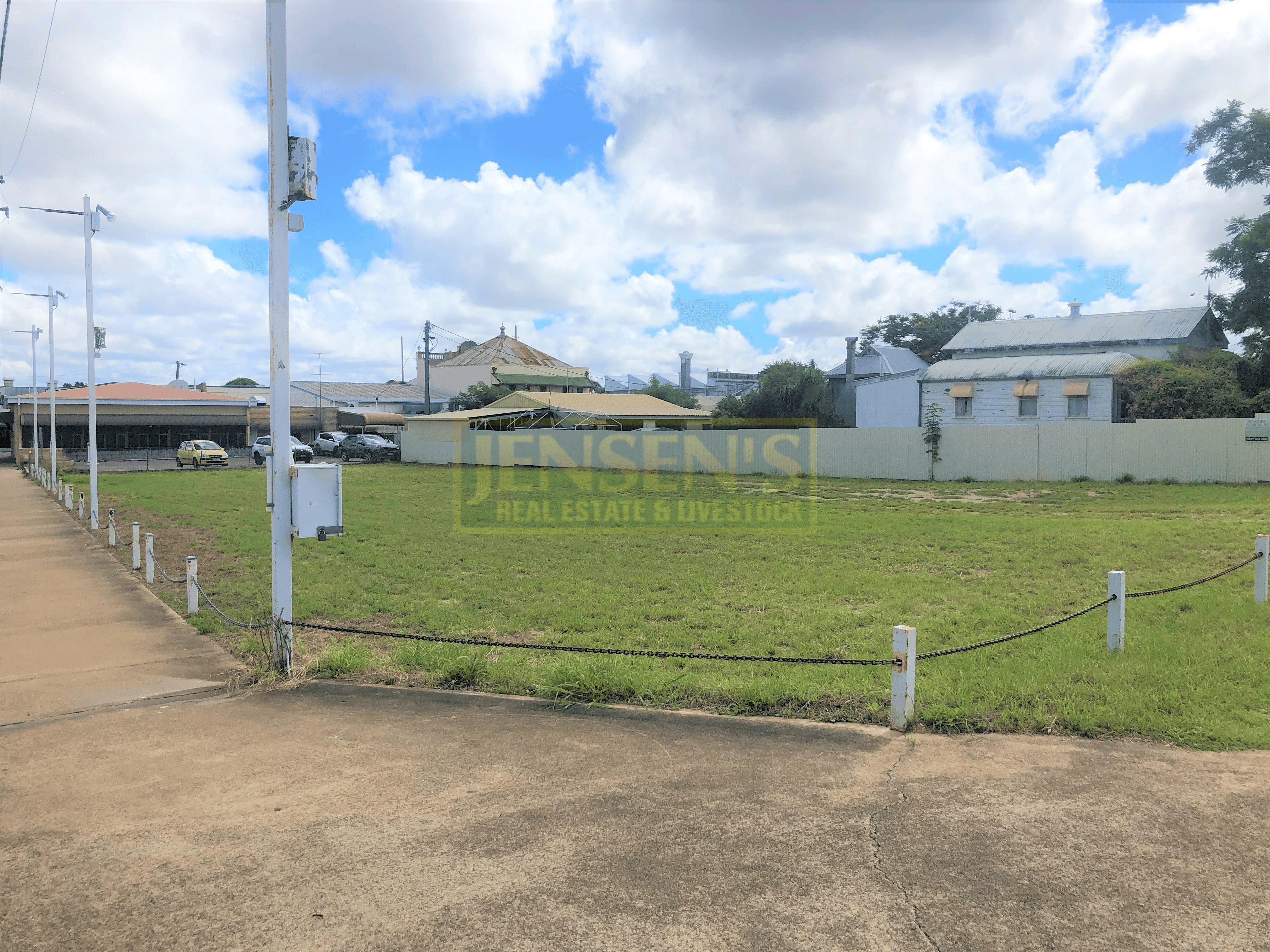 1 Hodgkinson Street, CHARTERS TOWERS CITY, QLD 4820