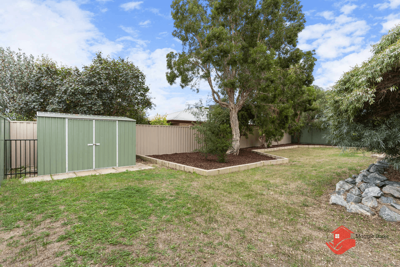 96 Chidzey Drive, Seville Grove, WA 6112