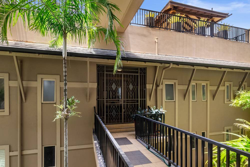 9/13 Colonel Cummings Drive, Palm Cove, QLD 4879