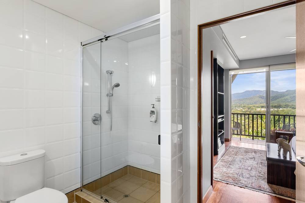 9/13 Colonel Cummings Drive, Palm Cove, QLD 4879