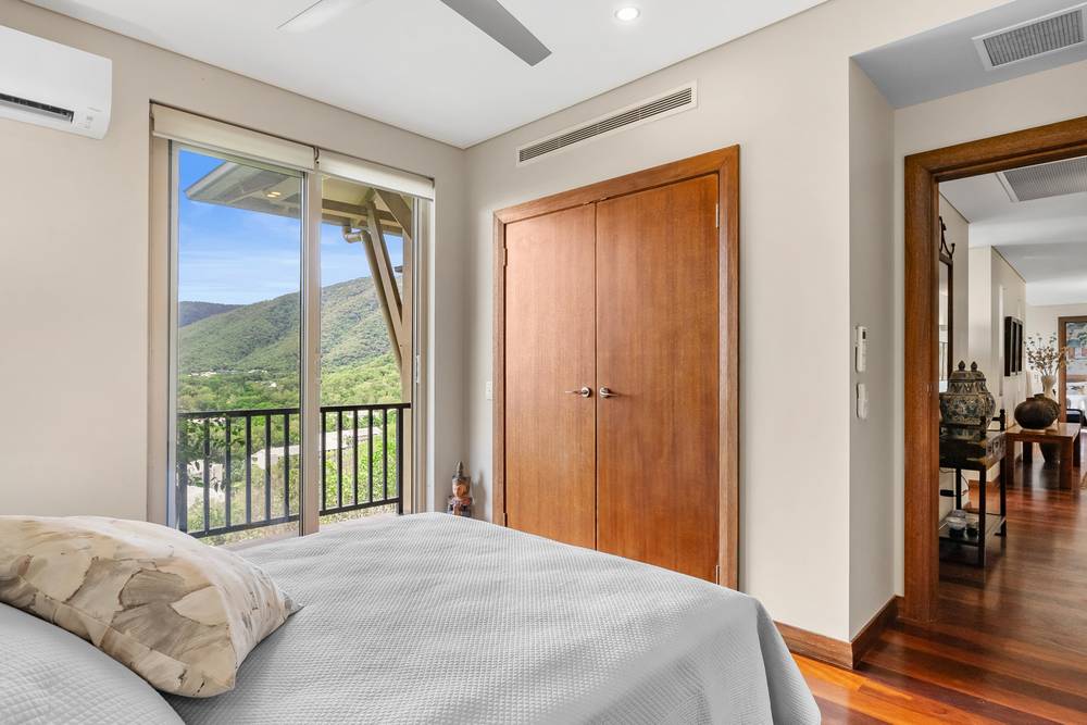 9/13 Colonel Cummings Drive, Palm Cove, QLD 4879