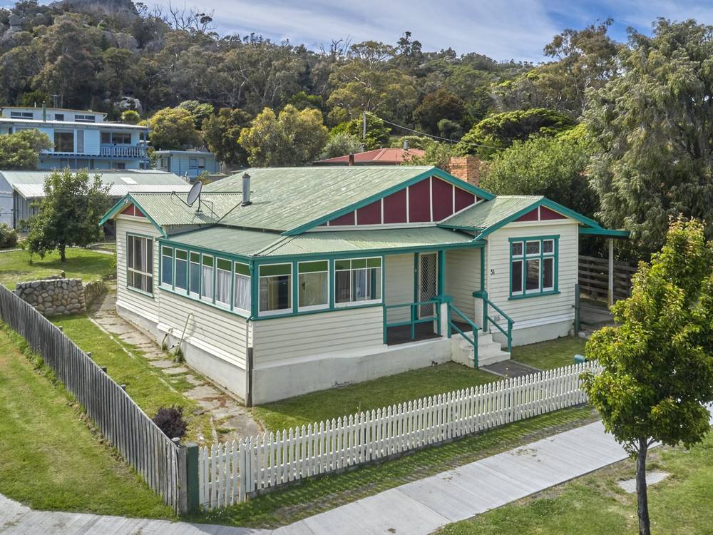 51 Burgess Street, BICHENO, TAS 7215