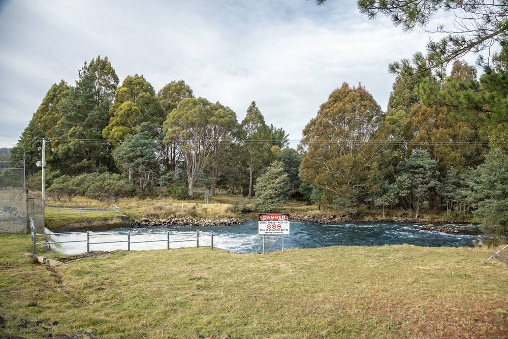 172 Woodwards Bay Road, Bradys Lake, TAS 7140
