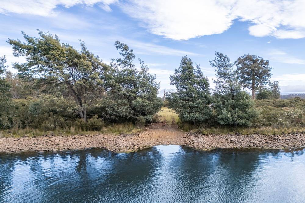 172 Woodwards Bay Road, Bradys Lake, TAS 7140