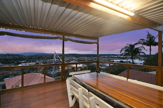 37 Banora Boulevard, BANORA POINT, NSW 2486