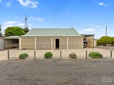 2 Falie Court, PORT RICKABY, SA 5575