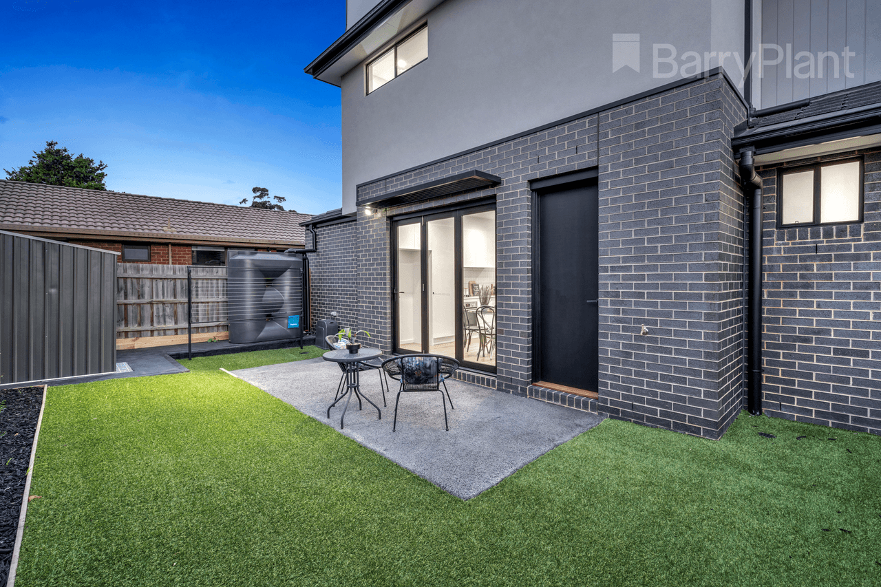 1/2 Croft Crescent, Reservoir, VIC 3073