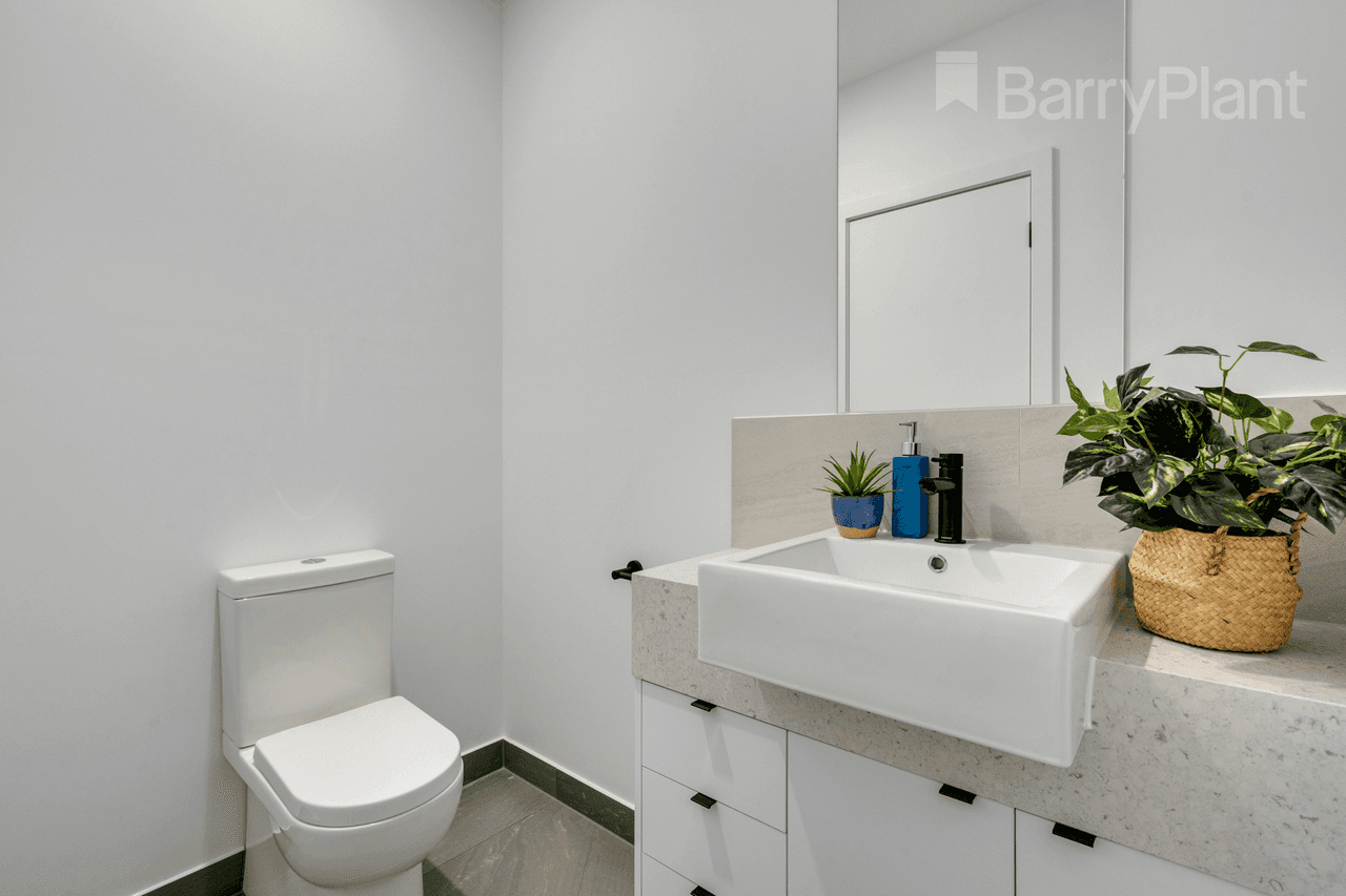 1/2 Croft Crescent, Reservoir, VIC 3073