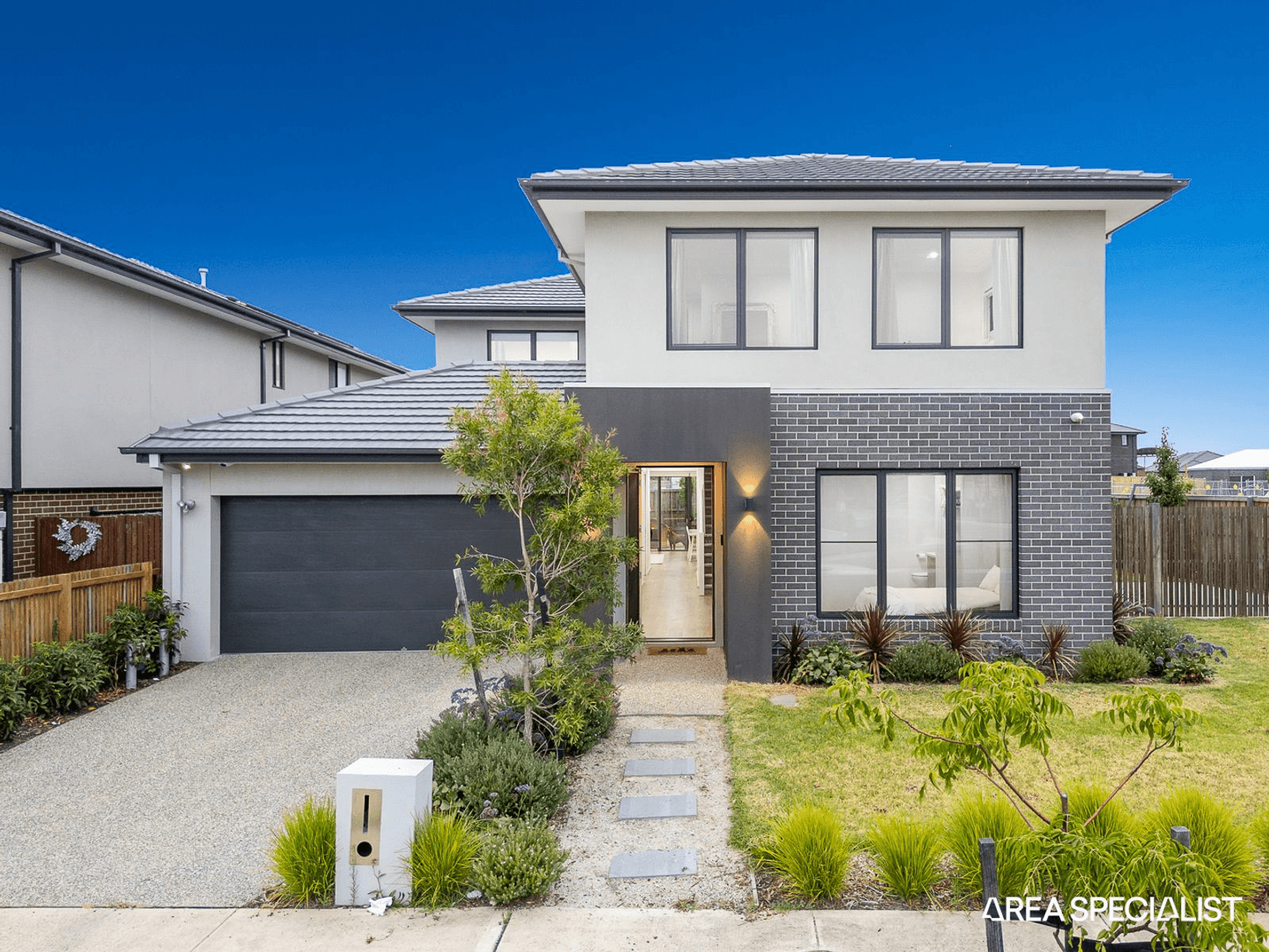 2 Woolly Parade, Clyde North, VIC 3978