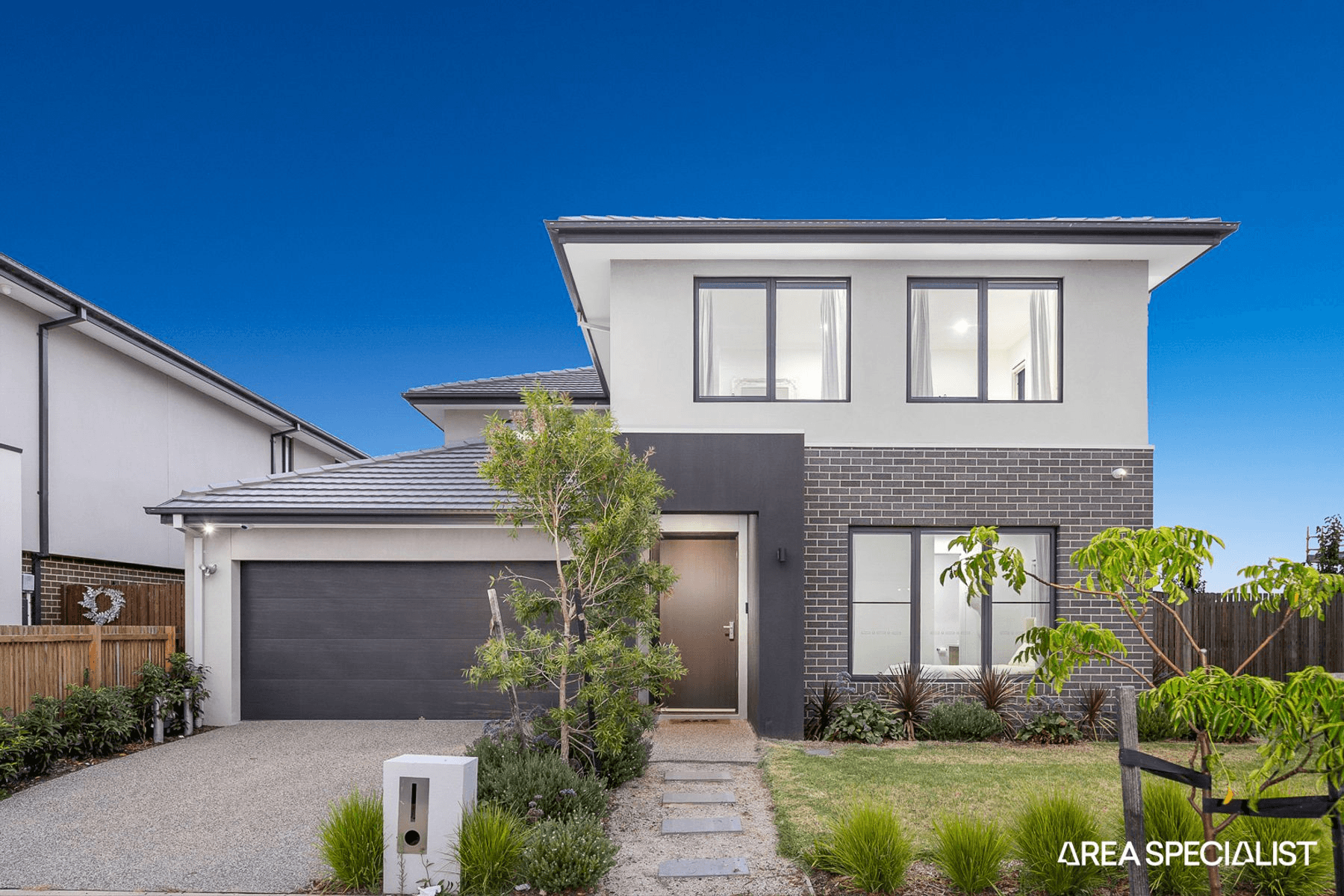 2 Woolly Parade, Clyde North, VIC 3978