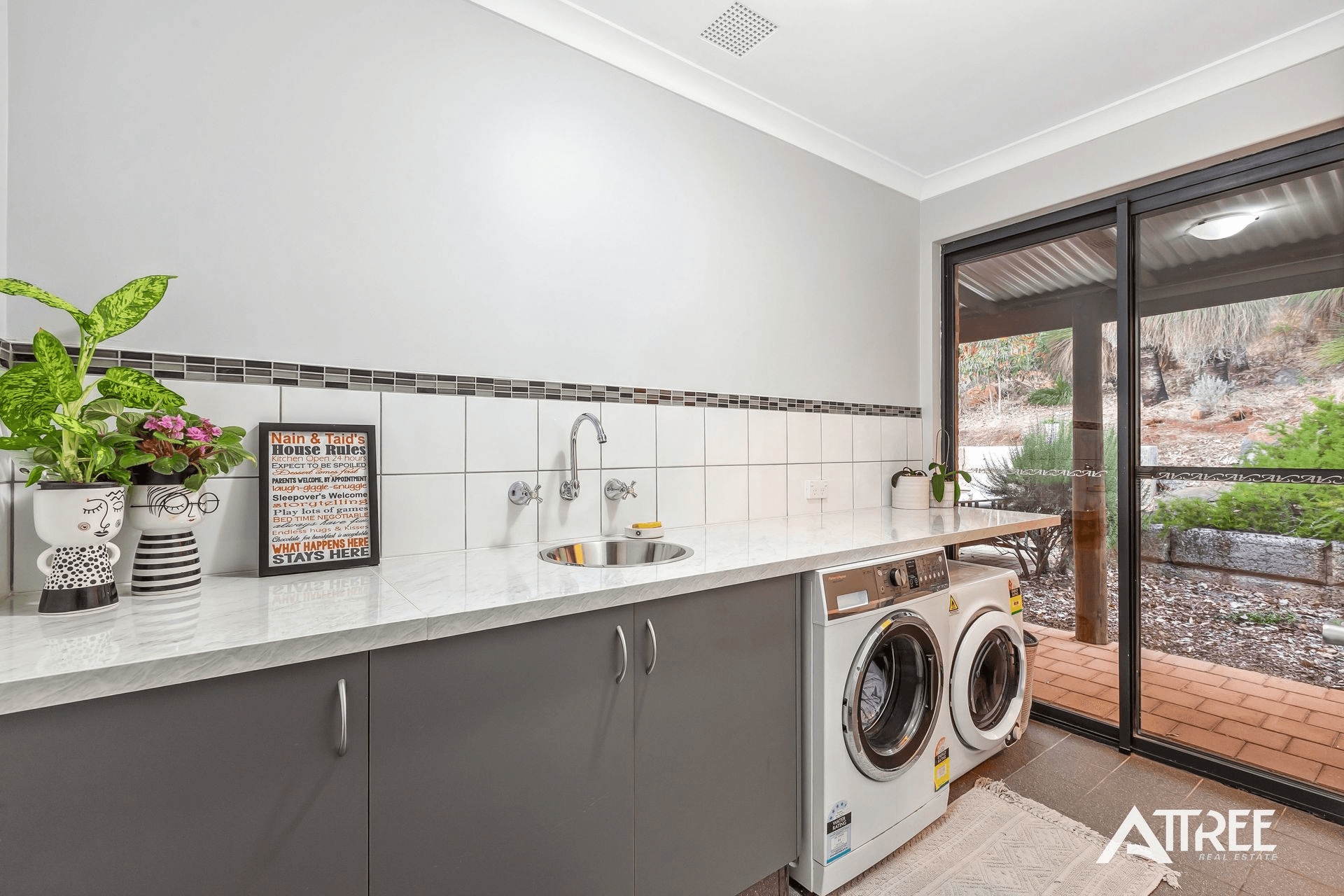 6 Summit View, Mount Richon, WA 6112