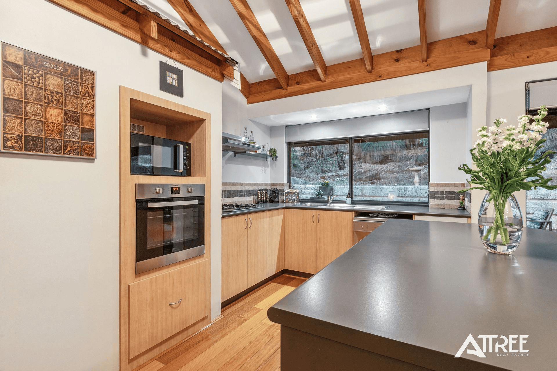 6 Summit View, Mount Richon, WA 6112