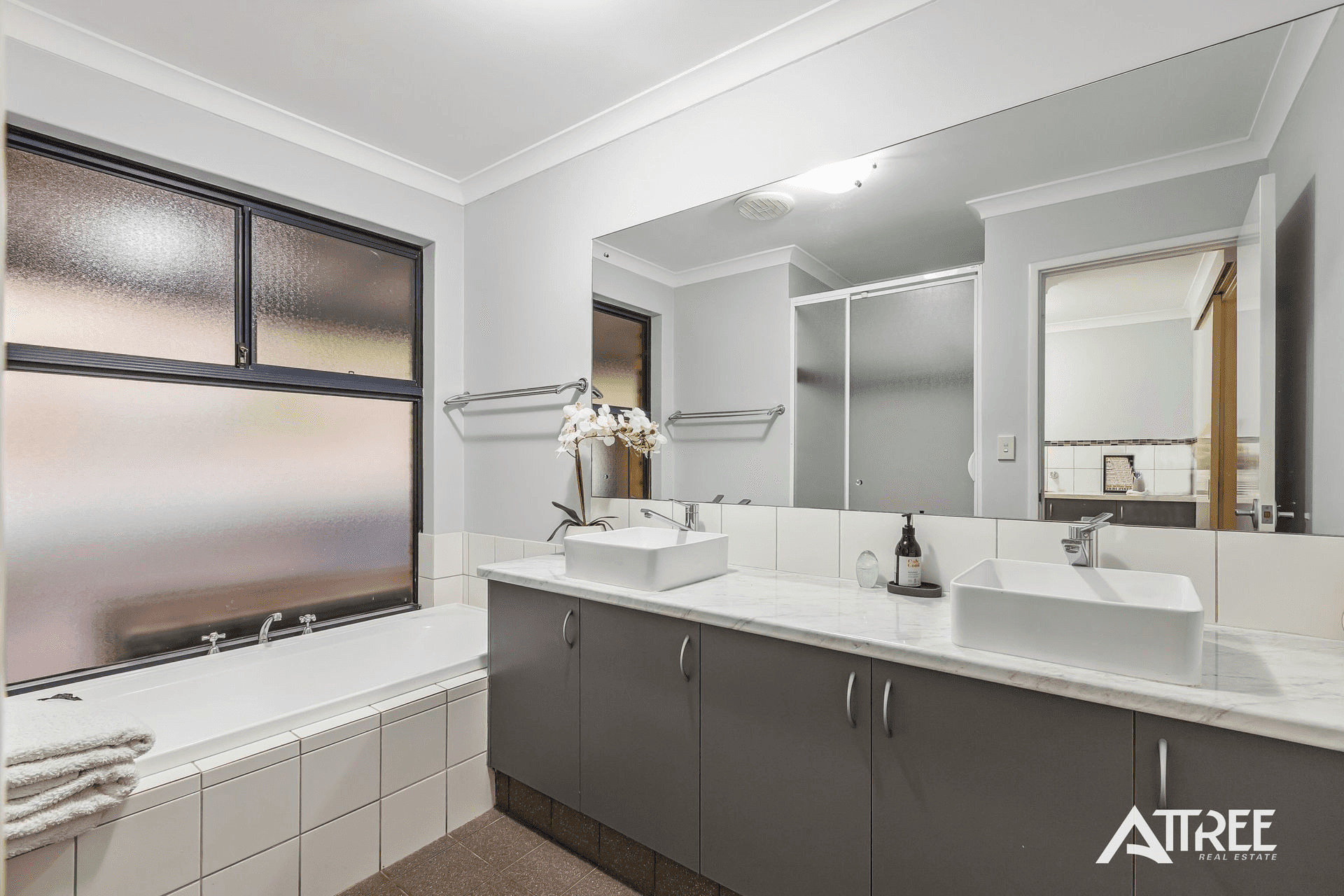 6 Summit View, Mount Richon, WA 6112
