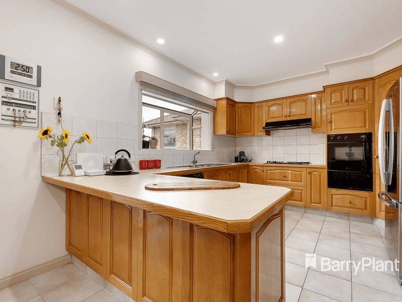 74 Arncliffe Boulevard, GREENVALE, VIC 3059