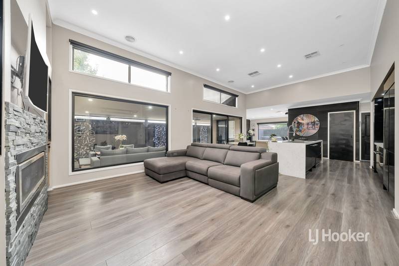 22 Walton Loop, POINT COOK, VIC 3030