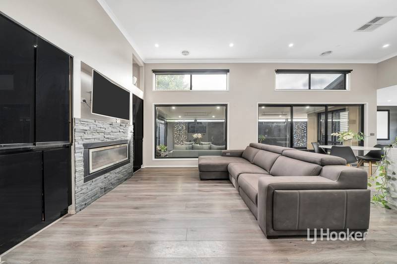 22 Walton Loop, POINT COOK, VIC 3030