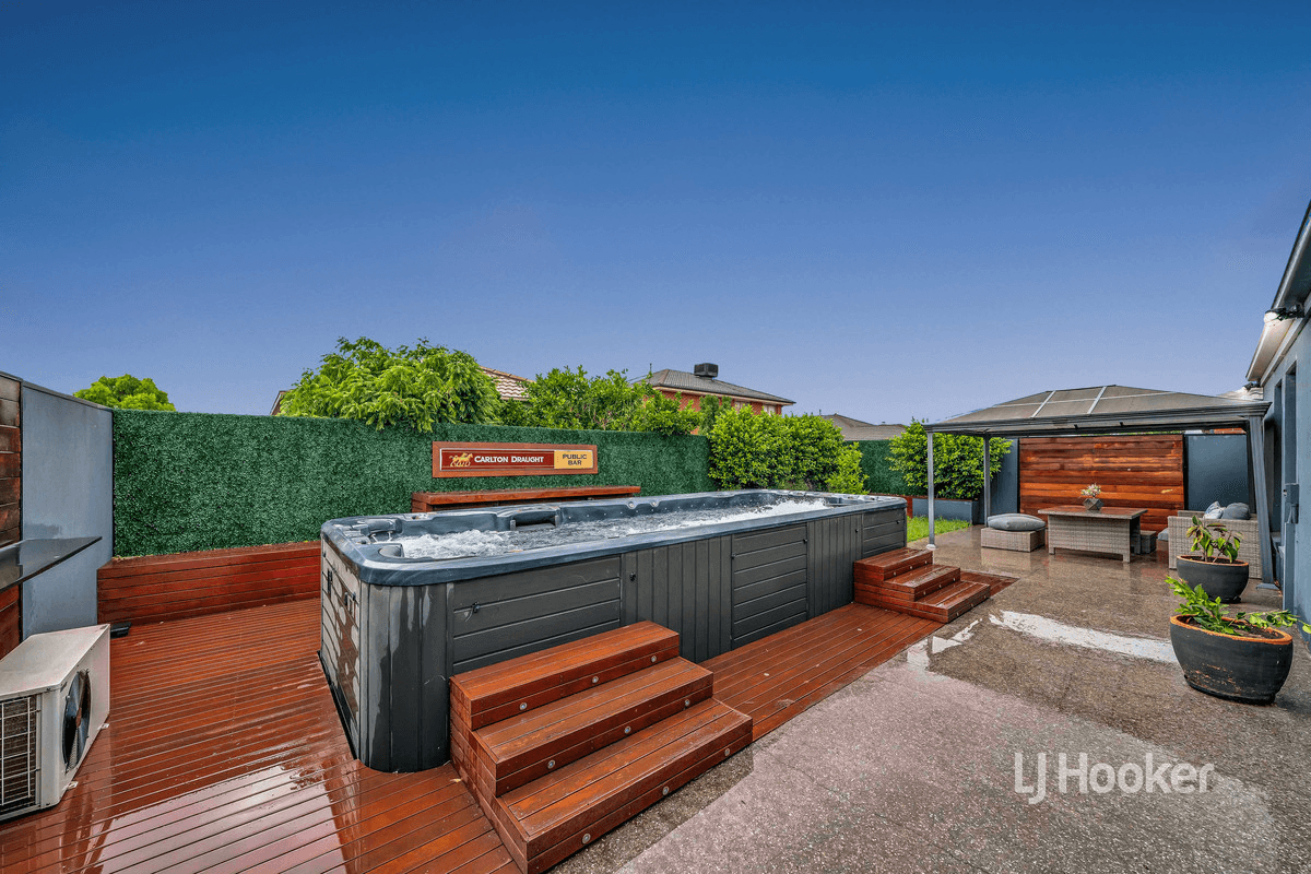 22 Walton Loop, POINT COOK, VIC 3030