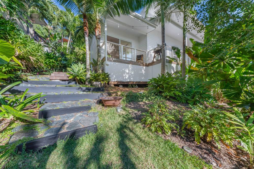 62 Eshelby Drive, CANNONVALE, QLD 4802