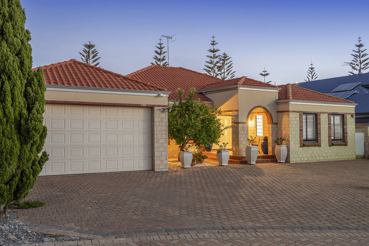 12 Coastal Retreat, Wannanup, WA 6210