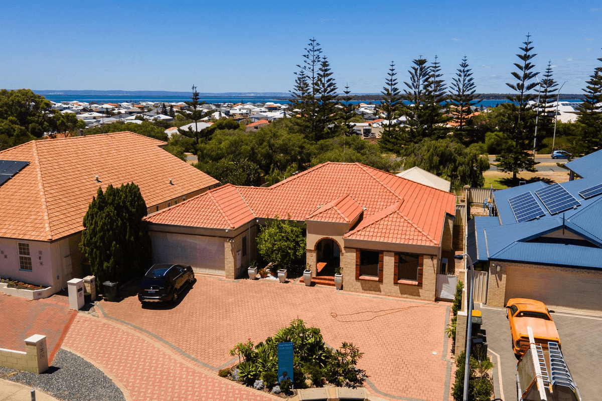 12 Coastal Retreat, Wannanup, WA 6210