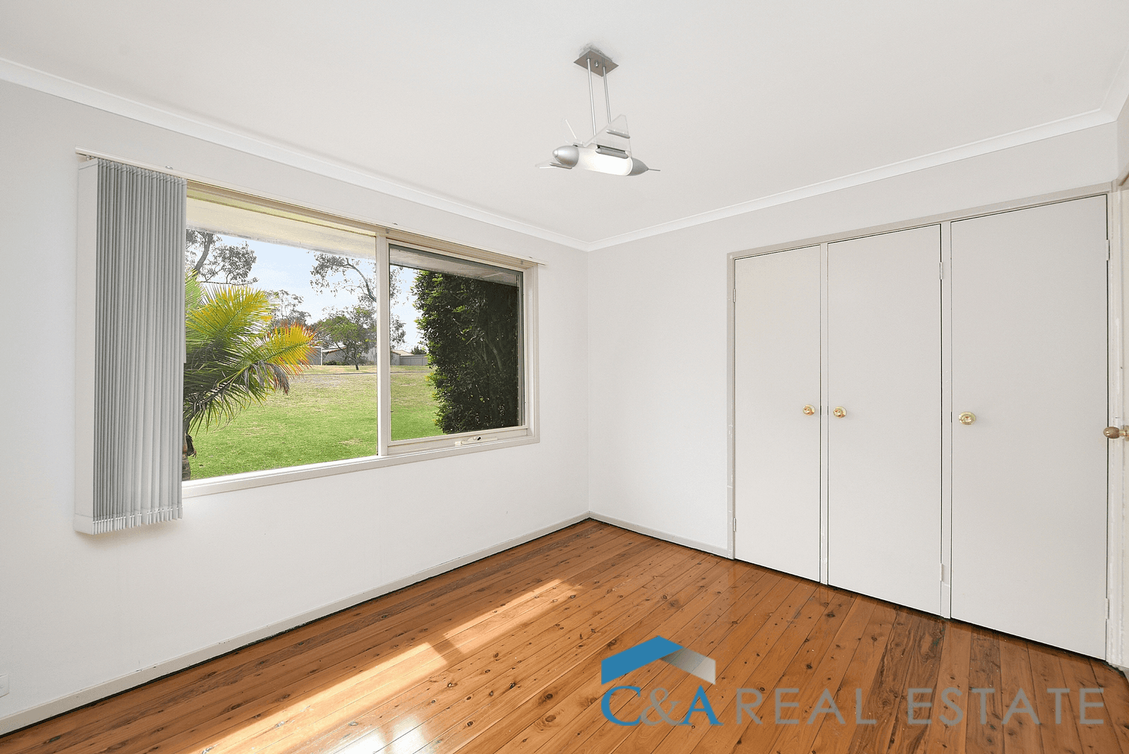 15 Alabaster Place, EAGLE VALE, NSW 2558