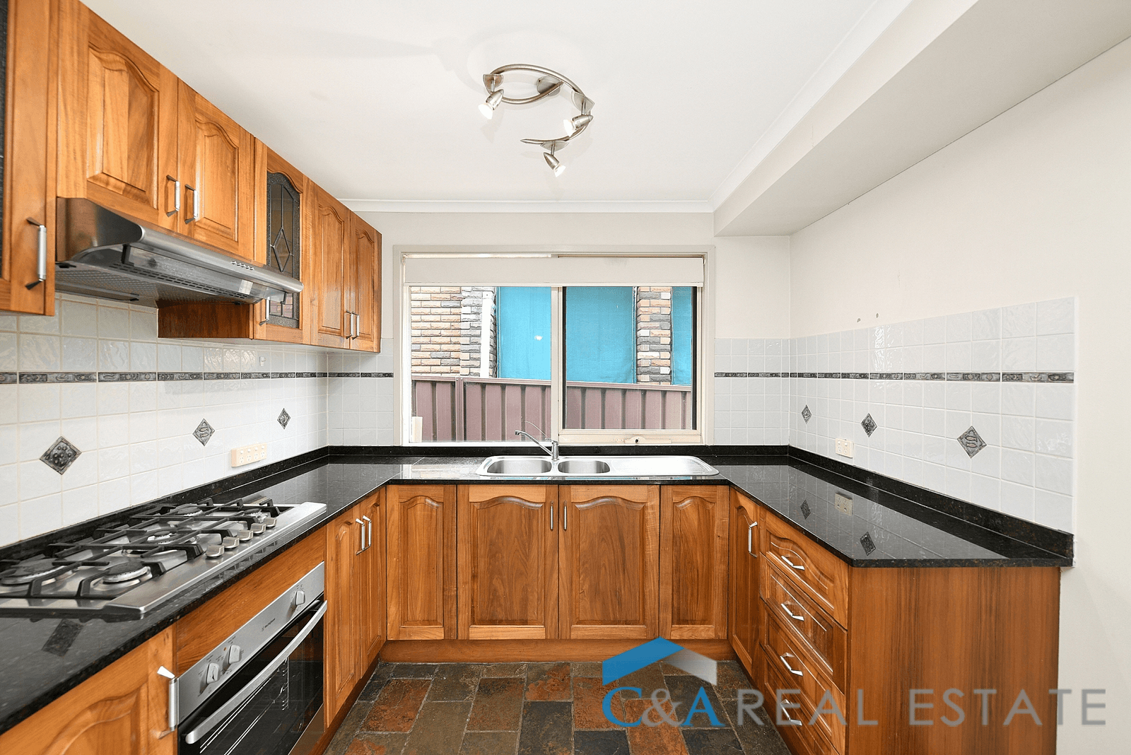 15 Alabaster Place, EAGLE VALE, NSW 2558