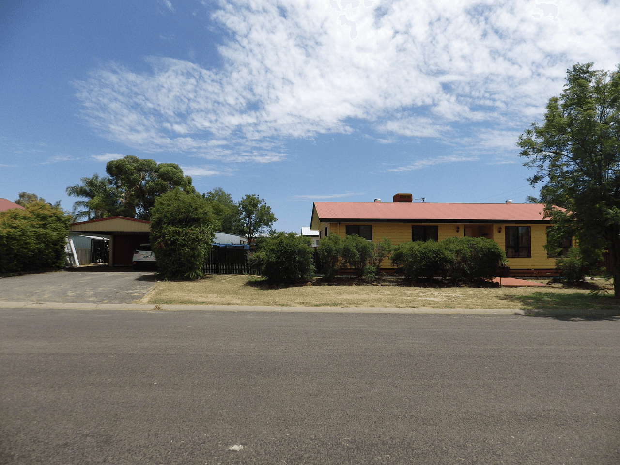 111 Quintin Street, ROMA, QLD 4455