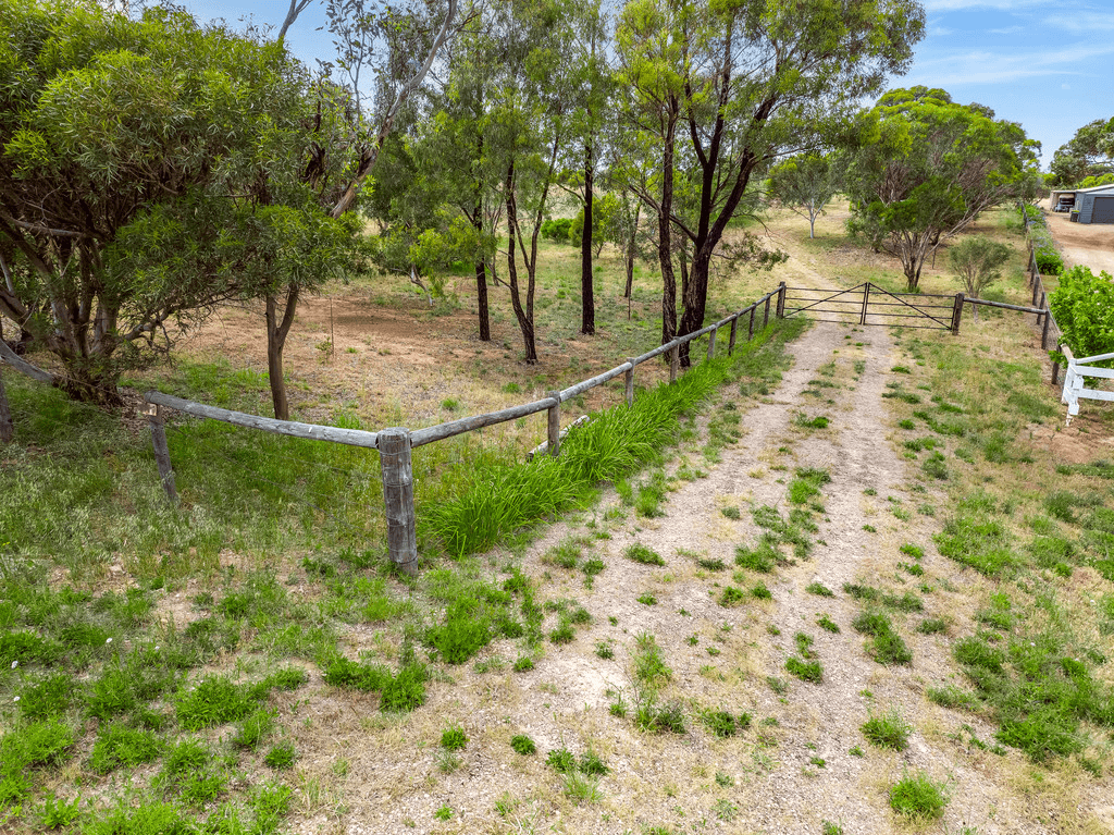 64 BURNSIDE Road, STRATHALBYN, SA 5255