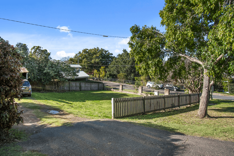 4 Panton Street, WOODEND, QLD 4305