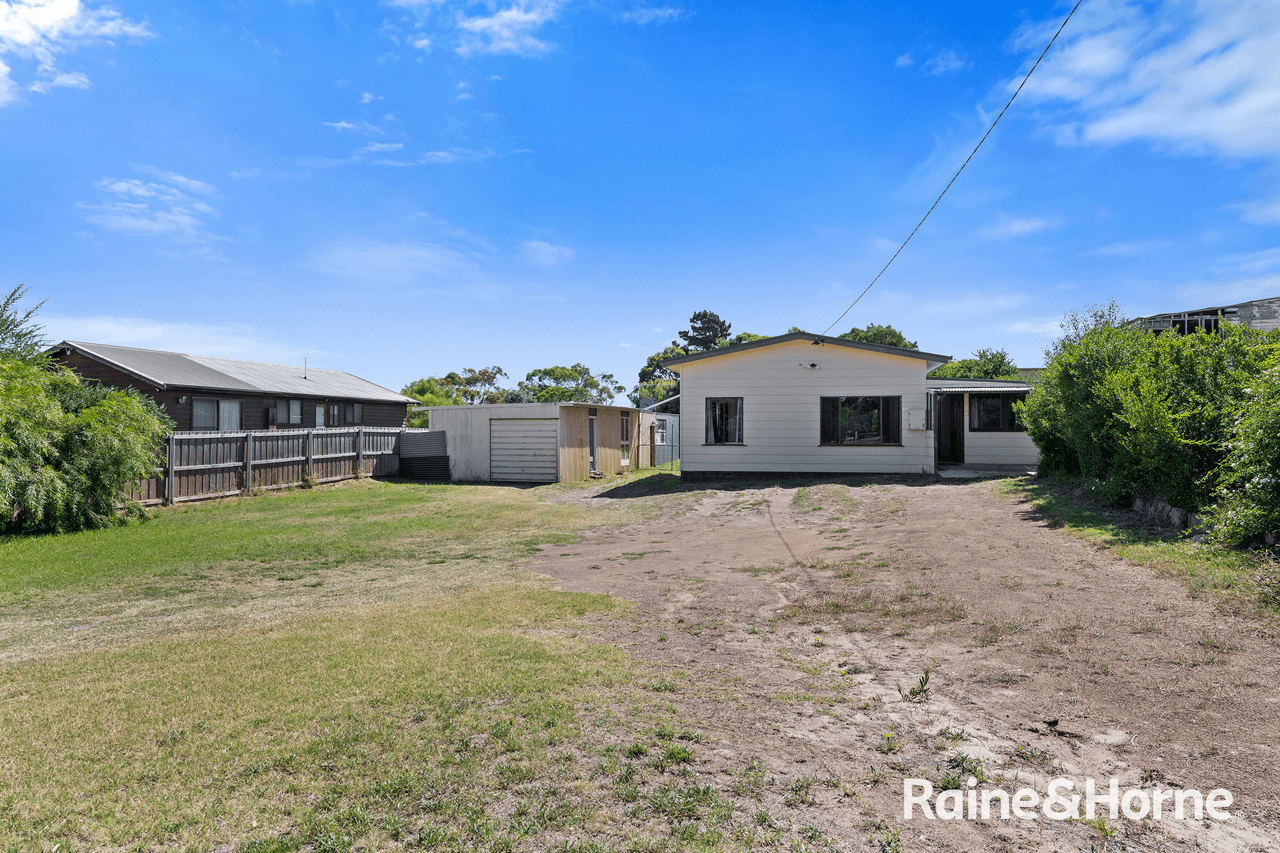 4 Lateena Street, DODGES FERRY, TAS 7173