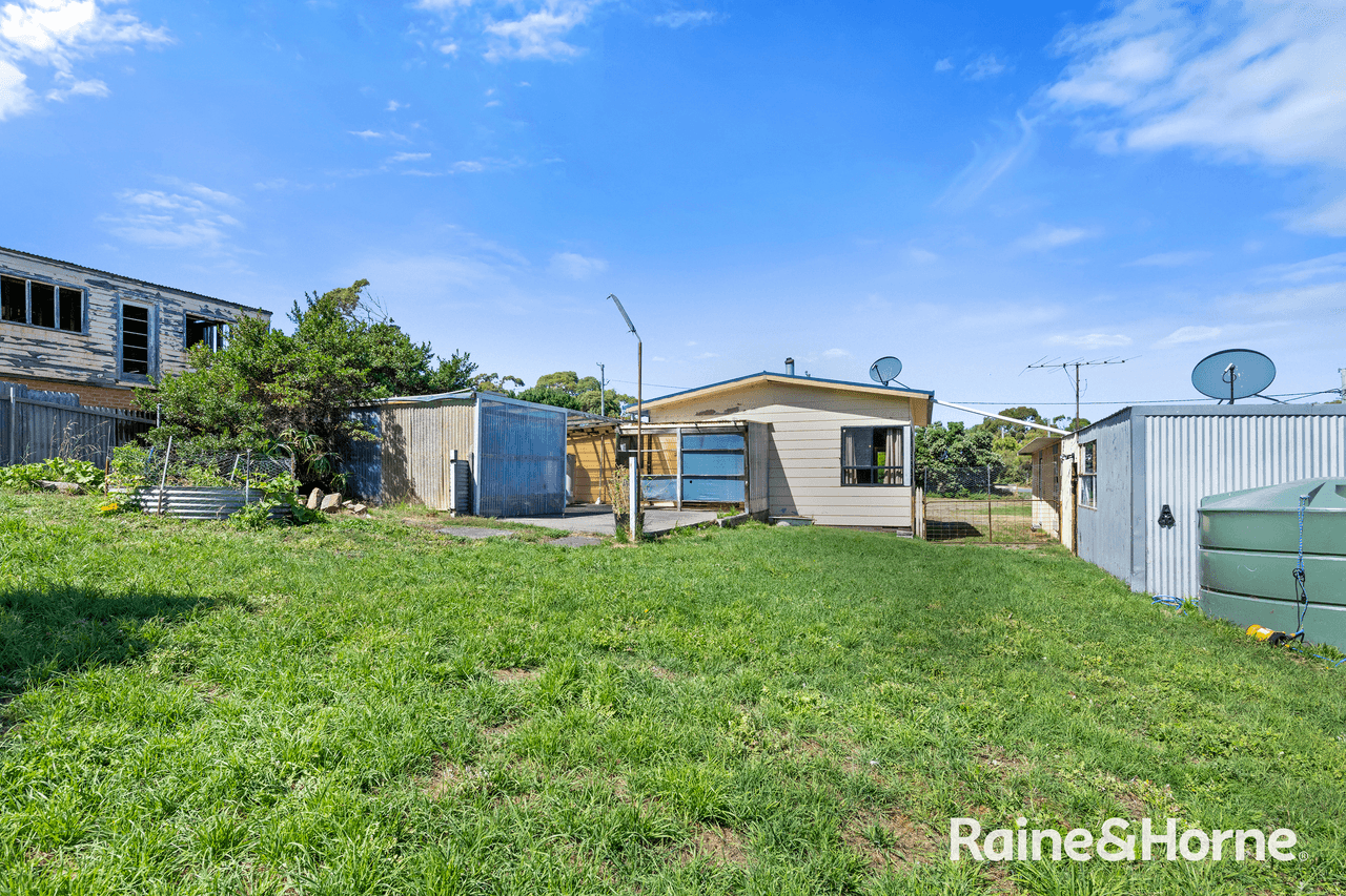 4 Lateena Street, DODGES FERRY, TAS 7173