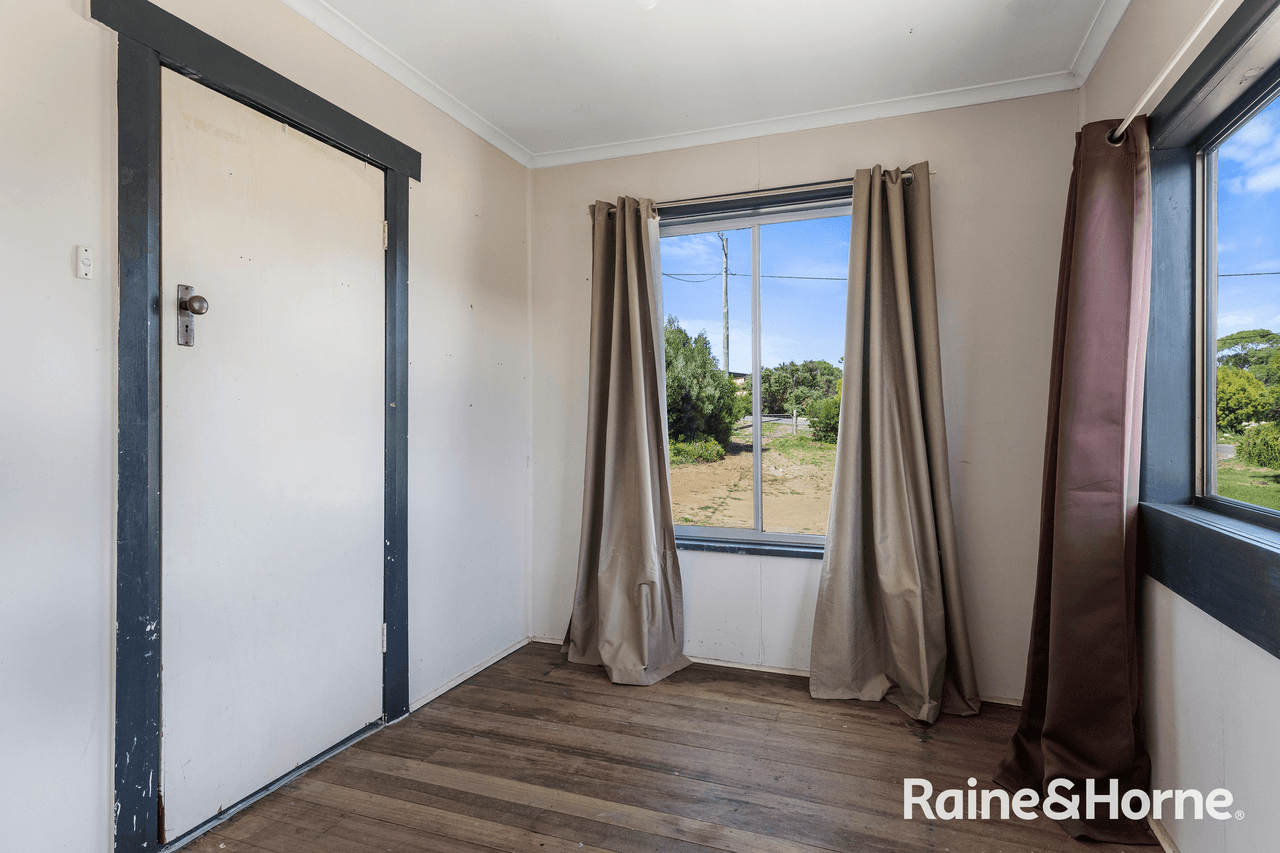 4 Lateena Street, DODGES FERRY, TAS 7173