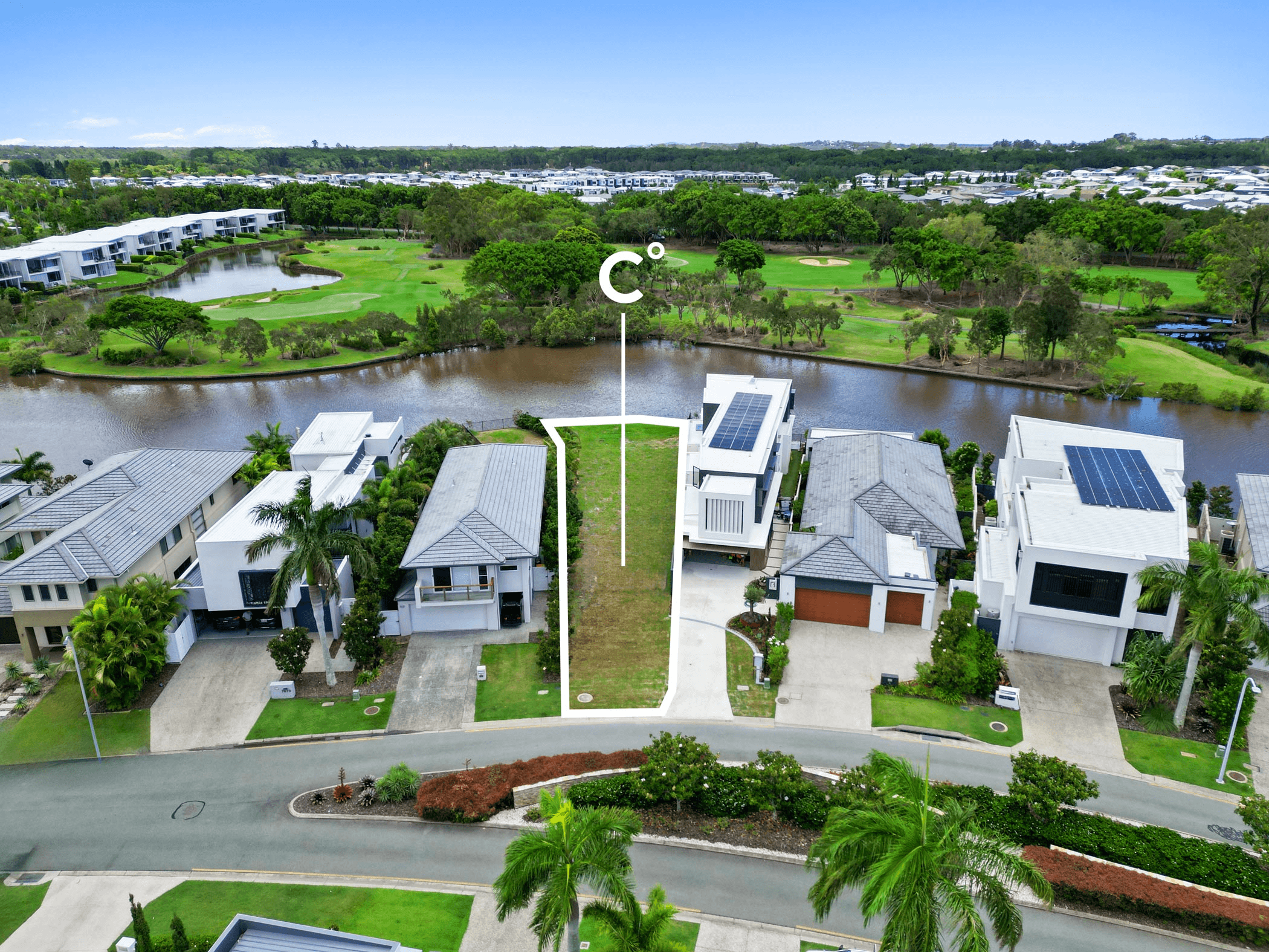 7677 Fairway Boulevard, HOPE ISLAND, QLD 4212